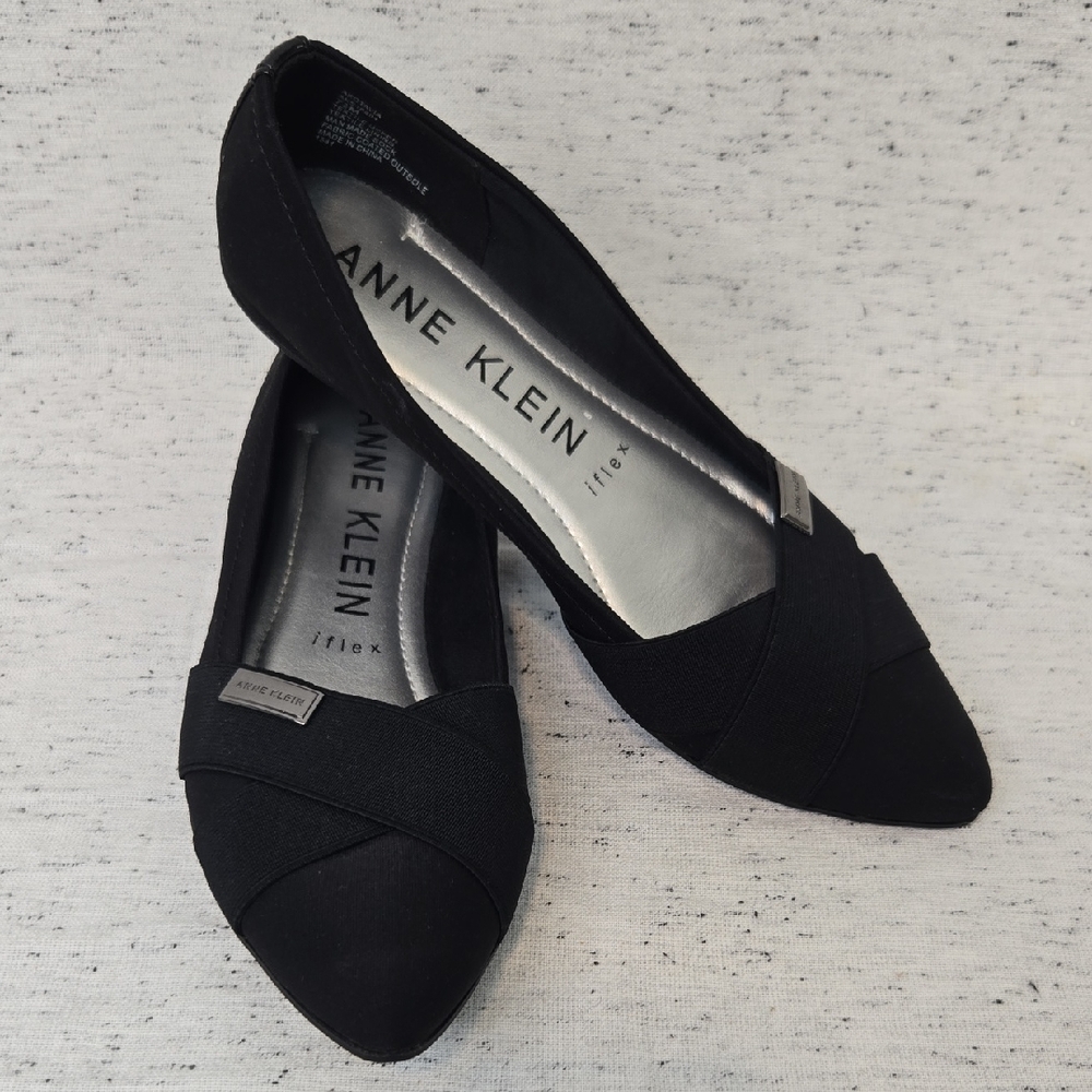 NWOT Anne Klein Black Point Toe Flats w/ Elastic Detail for Women